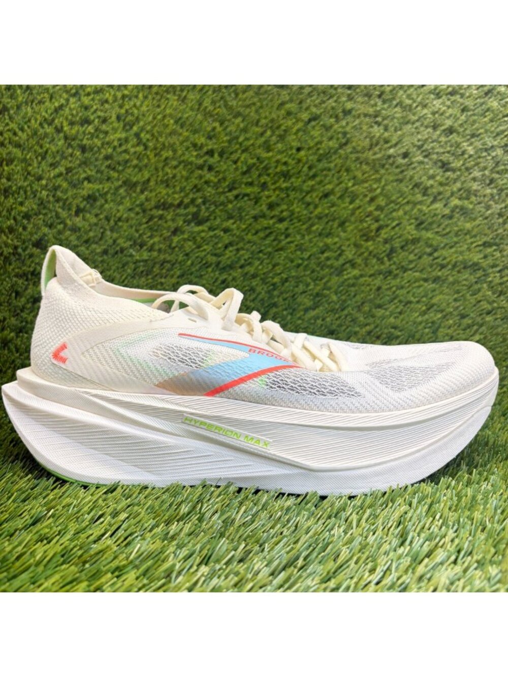 Brooks Hyperion Max 3 Mens Size 11.5 Ivory Blue Athletic Running Shoes Sneakers